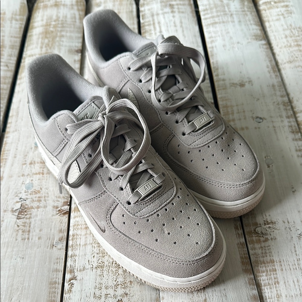 Nike Air Force 1 Lo ‘07  women’s size 8.5 Lt Iron/LT Orewood